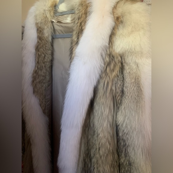 Luxurious Fur full length Coat - Picture 11 of 12